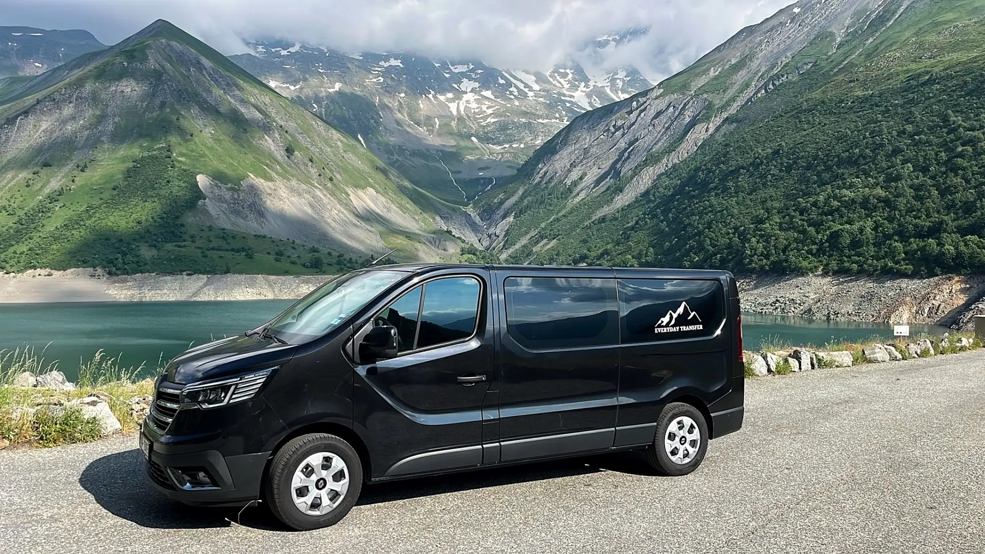 Private Transfers: The Easiest Way to Start Your Trip Stress-Free